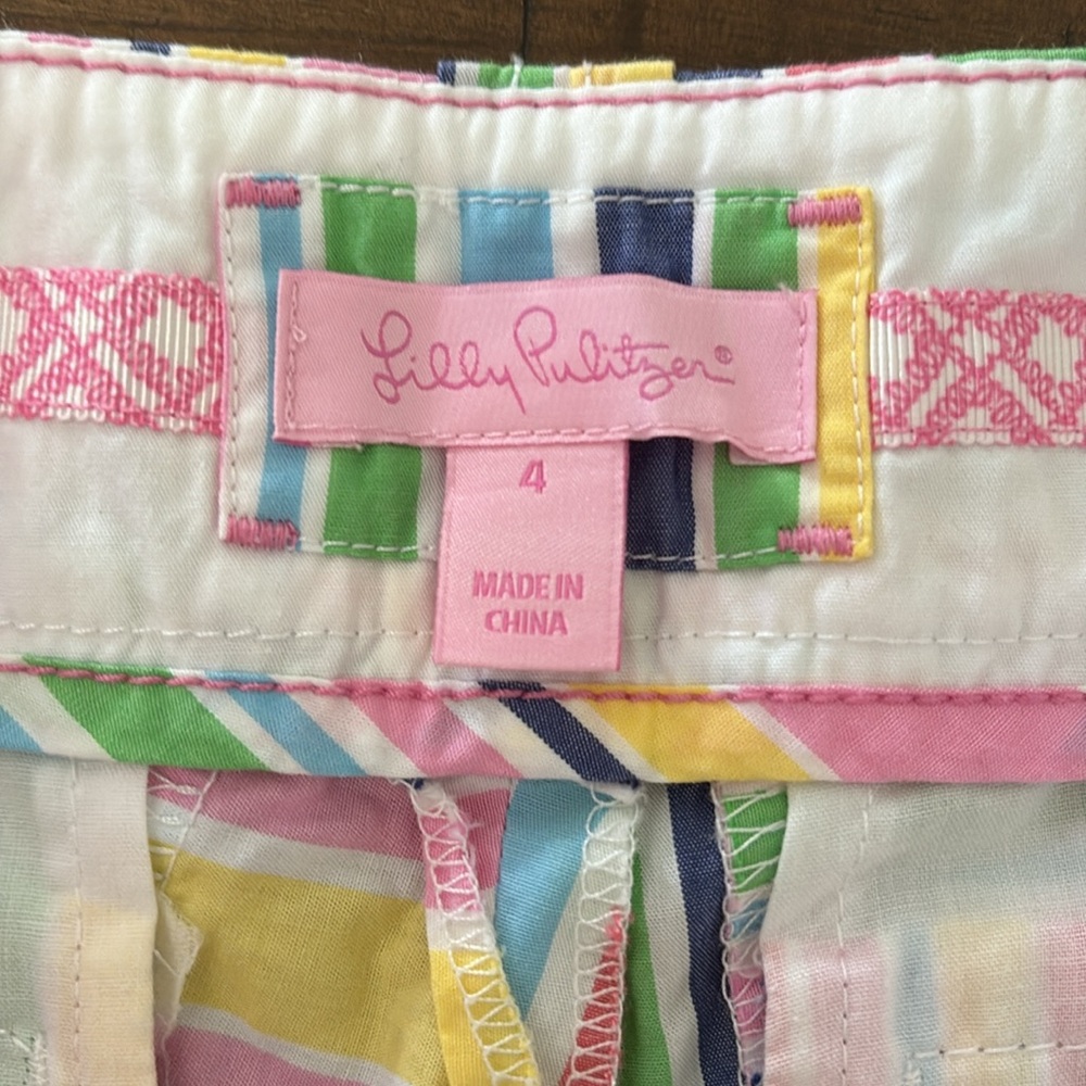 Lilly Pulitzer madres stripe 10 inch shorts size 4 EUC - Picture 2 of 3